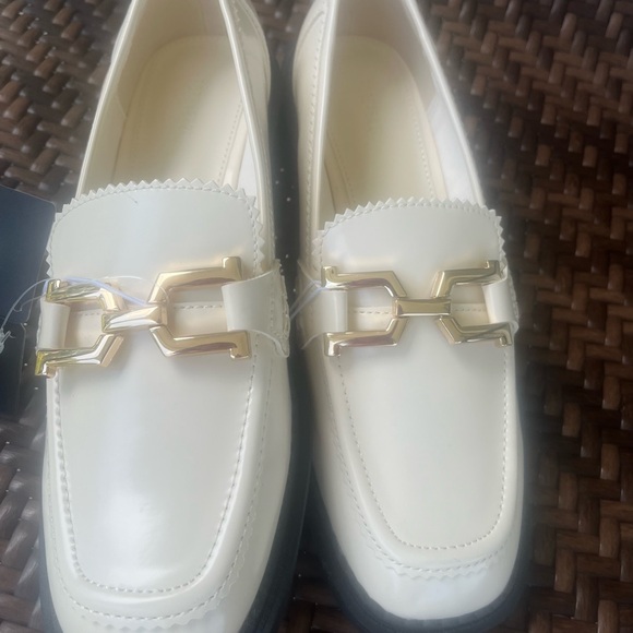 Forever 21 White Loafers. - Picture 3 of 5